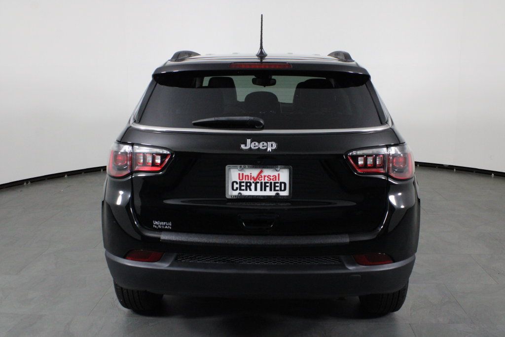 Used 2022 Jeep Compass Latitude FWD image 10