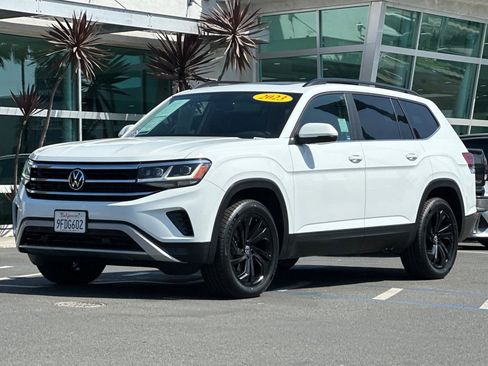 Certified 2023 Volkswagen Atlas SE w/ Panoramic Sunroof Package image 8