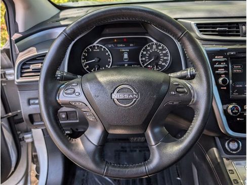 Used 2023 Nissan Murano SV FWD image 19
