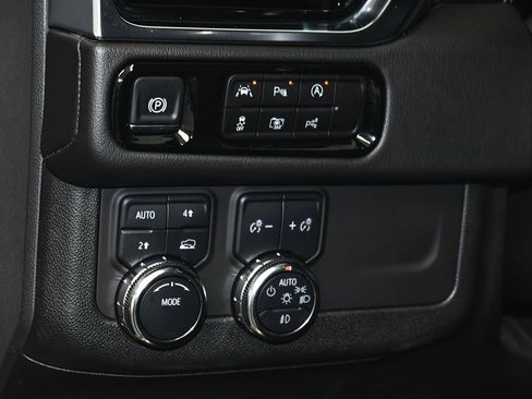 Used 2025 GMC Yukon Denali image 22