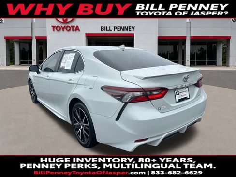 Used 2024 Toyota Camry SE w/ Convenience Package FWD image 3