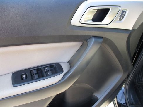 Used 2019 Ford Ranger XLT image 17