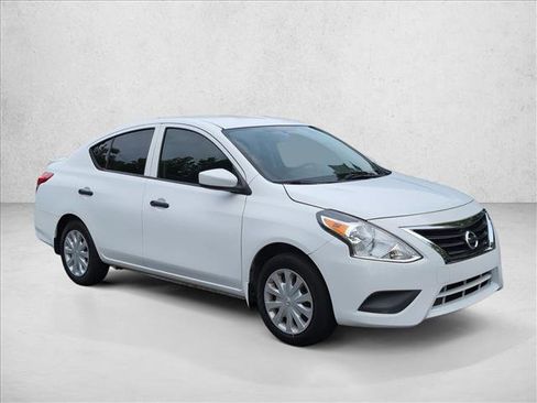 Used 2017 Nissan Versa S Plus FWD image 3