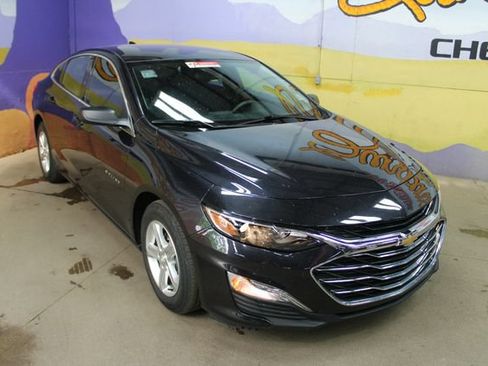 Used 2022 Chevrolet Malibu LS FWD image 4