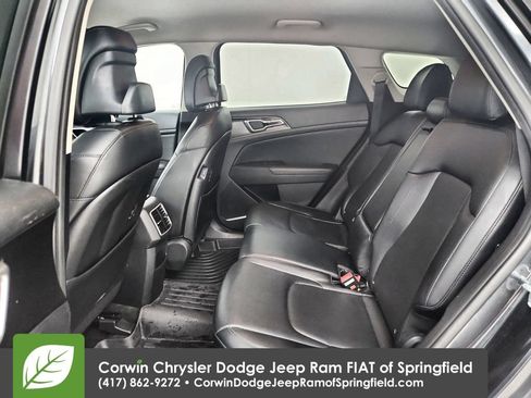 Used 2023 Kia Sportage EX AWD/4WD image 31