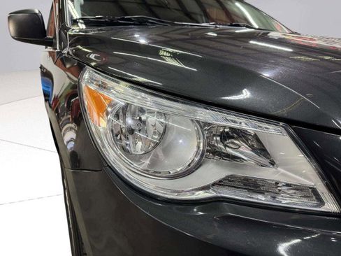 Used 2012 Volkswagen Routan S image 14