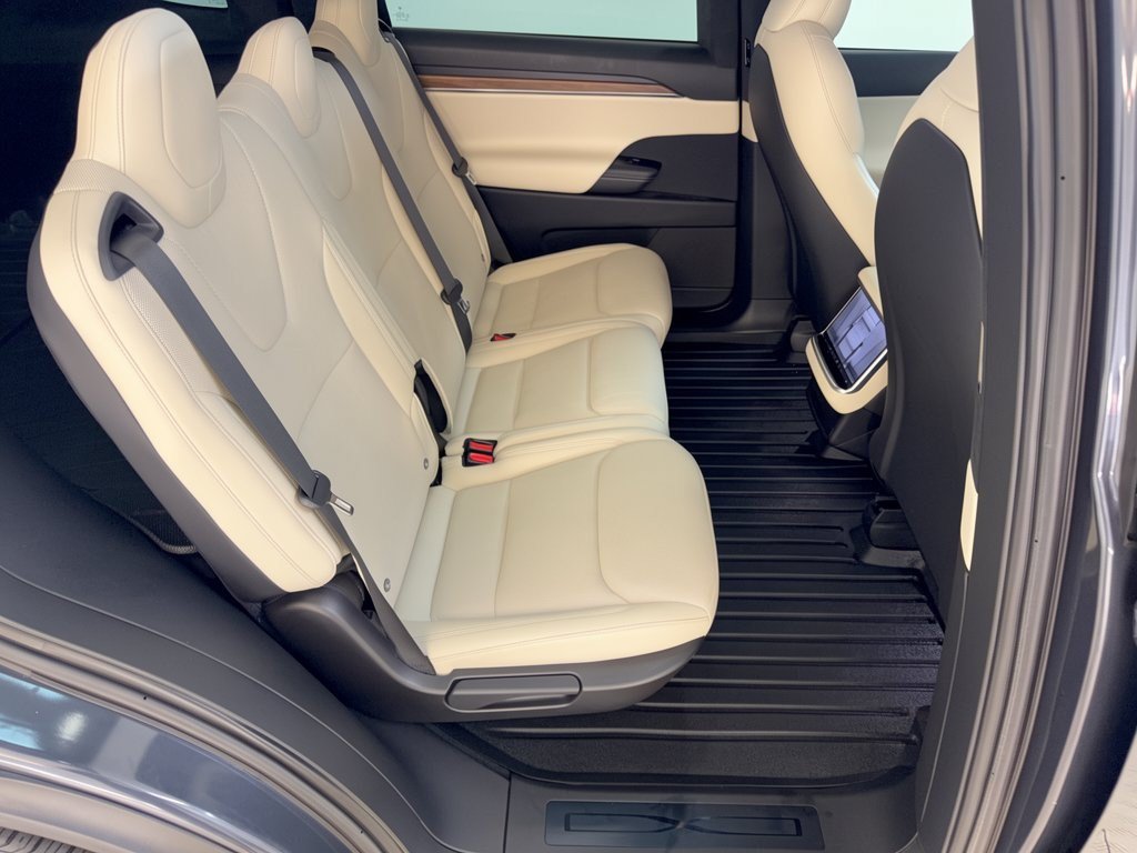 Used 2023 Tesla Model X AWD/4WD image 28