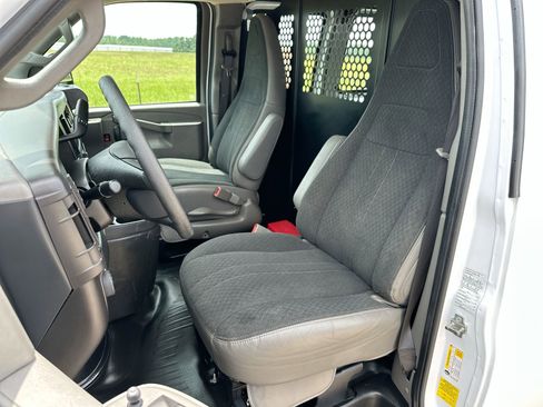 Used 2024 Chevrolet Express 2500 w/ Driver Convenience Package RWD image 11