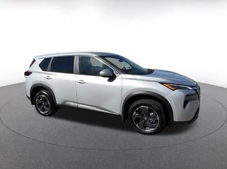 Used 2025 Nissan Rogue SV video 2