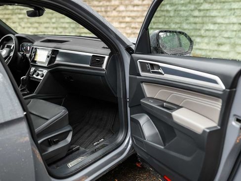 Used 2023 Volkswagen Atlas Cross Sport SEL image 14