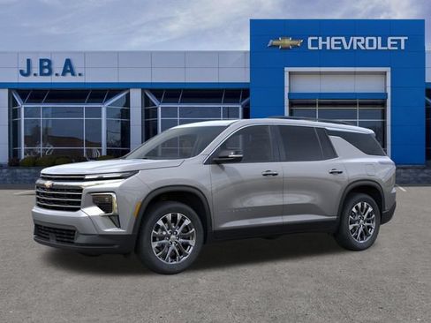 New 2026 Chevrolet Traverse LT w/ Sun and Wheel Package FWD image 2