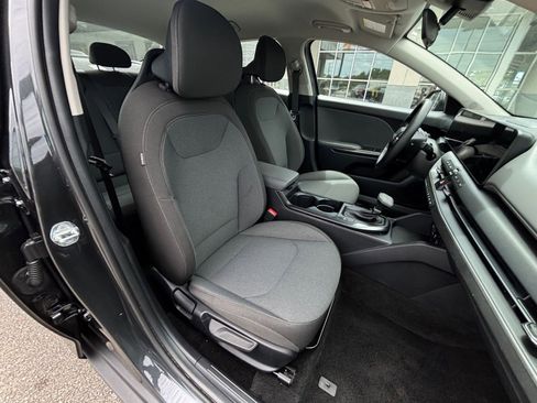 Used 2025 Kia K4 FWD image 36