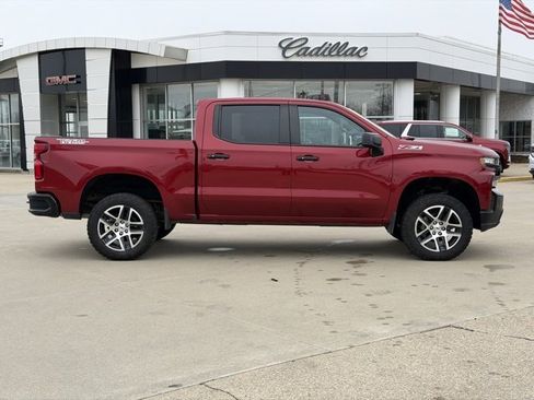Used 2019 Chevrolet Silverado 1500 LT Trail Boss image 3