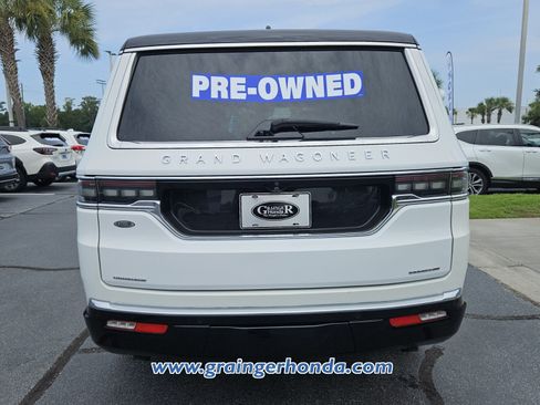 Used 2023 Jeep Grand Wagoneer Series II AWD/4WD image 4