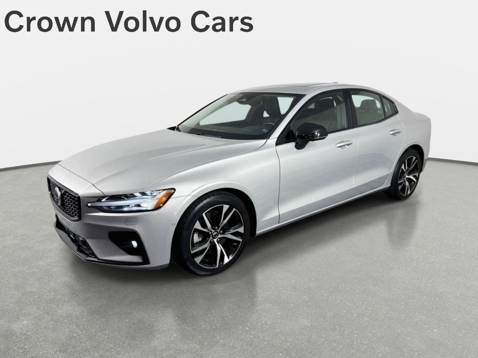 Used 2025 Volvo S60 B5 Plus FWD image 1