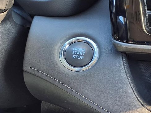 Used 2022 Toyota Highlander XLE image 15