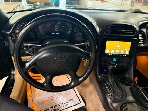 Used 2002 Chevrolet Corvette Convertible w/ Preferred Equipment Group2 RWD image 26