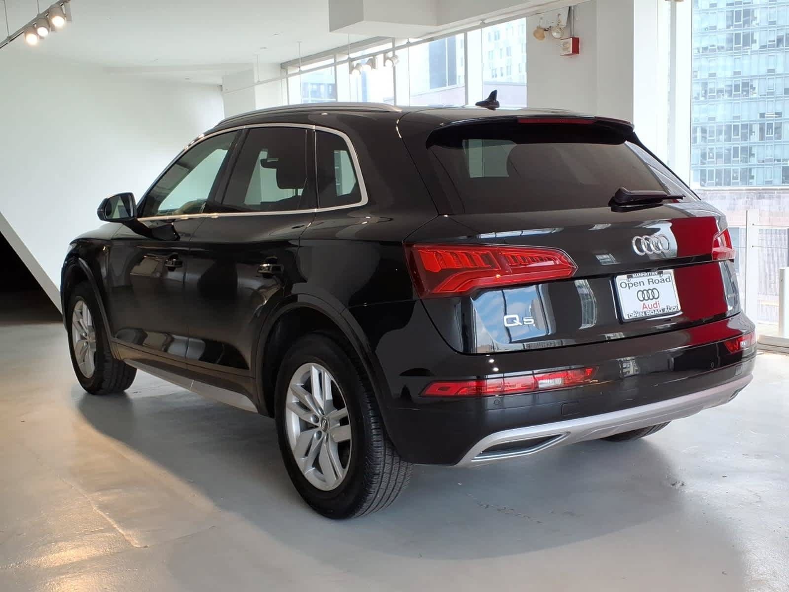 Used 2020 Audi Q5 2.0T Premium w/ Convenience Package AWD/4WD image 6