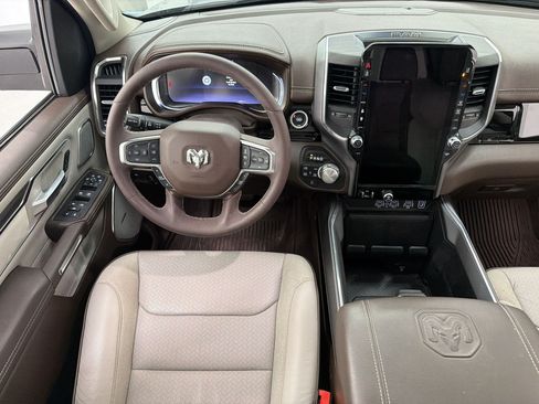 Used 2025 RAM 1500 Laramie AWD/4WD image 31