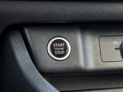 Certified 2023 Nissan Rogue SV image 26