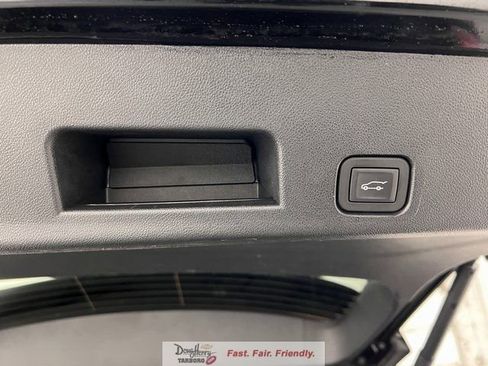 Used 2025 GMC Acadia Elevation FWD image 38