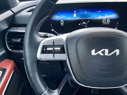 Used 2024 Kia Telluride SX Prestige w/ Towing Package AWD/4WD image 24