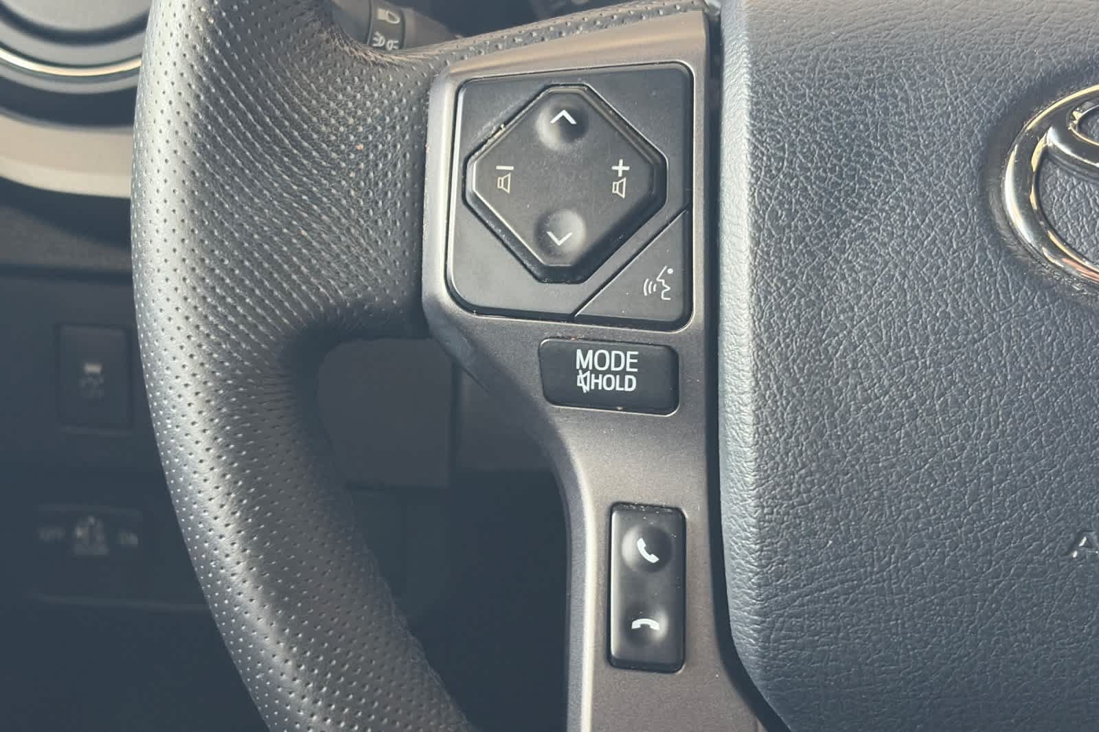 Used 2020 Toyota Tacoma TRD Sport w/ Technology Package AWD/4WD image 24