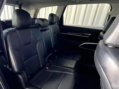 Used 2022 Kia Telluride EX image 17