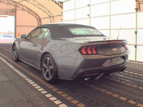 Used 2025 Ford Mustang Premium image 4