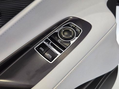 Used 2025 Chevrolet Corvette Z06 RWD image 27