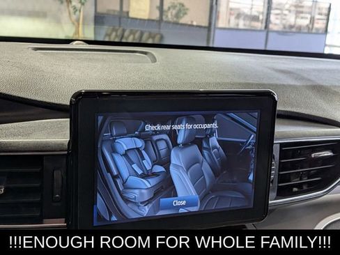 Used 2022 Ford Explorer XLT w/ Equipment Group 202A image 36