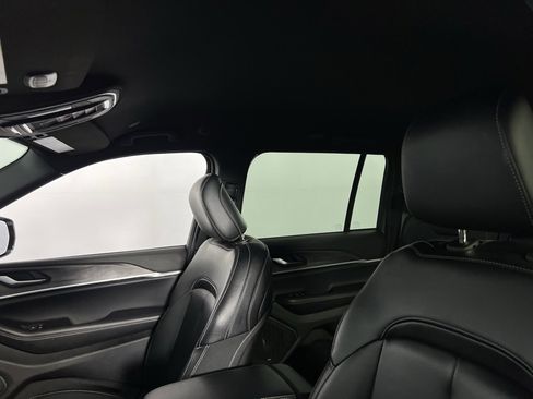 Certified 2024 Jeep Grand Cherokee Limited image 24