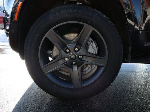 Used 2023 Land Rover Defender 90 X-Dynamic SE image 31