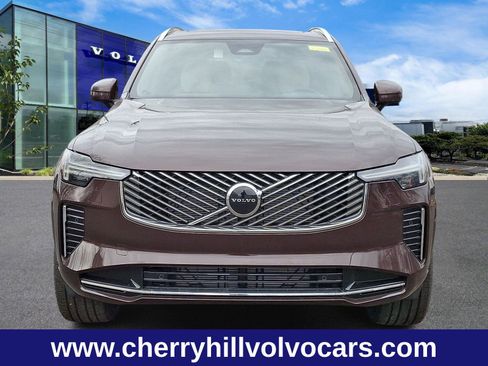 New 2025 Volvo XC90 B5 Core w/ Protection Package Premier image 2