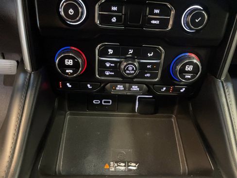 Used 2022 Chevrolet Tahoe LT w/ LT Signature Plus Package image 10