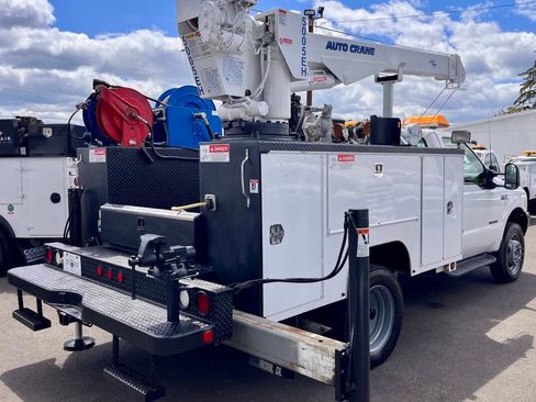 Used 1999 Ford F550 2WD Regular Cab Super Duty image 3