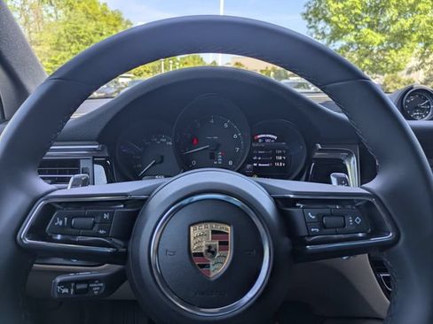 Used 2026 Porsche Macan AWD/4WD image 14