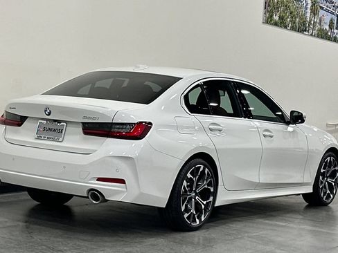 Used 2025 BMW 330i Sedan w/ Premium Package RWD image 4