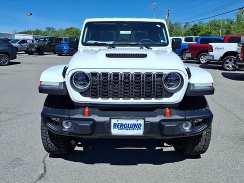 New 2026 Jeep Gladiator Mojave AWD/4WD image 9