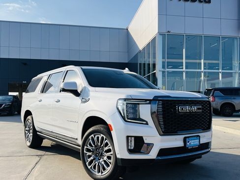 Used 2024 GMC Yukon XL Denali Ultimate image 1