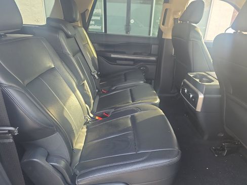 Used 2024 Ford Expedition Max XLT image 11