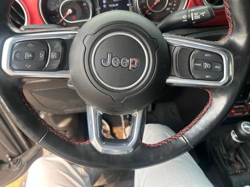 Used 2021 Jeep Gladiator Rubicon w/ Cold Weather Group AWD/4WD image 17