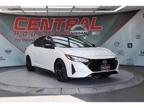 Used 2025 Nissan Sentra SR w/ Midnight Edition image 1