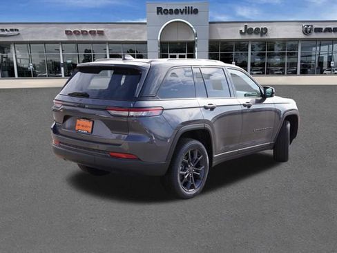 New 2025 Jeep Grand Cherokee Limited w/ Trailer Tow Package image 4