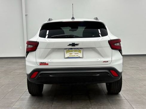 Used 2025 Chevrolet Trax RS w/ Driver Confidence Package image 3