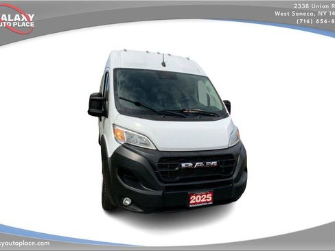 Used 2025 RAM ProMaster 3500 w/ Convenience Group FWD image 3