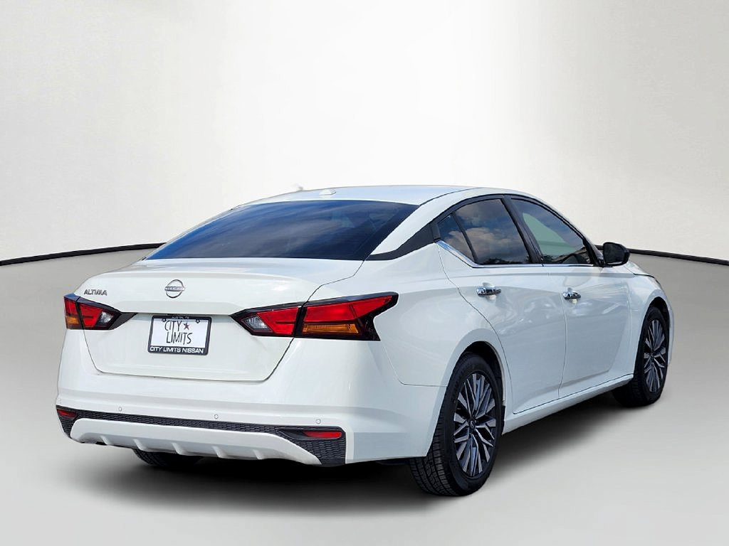 Used 2025 Nissan Altima 2.5 SV FWD image 7