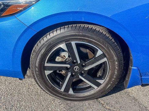 Used 2024 Nissan Sentra SV FWD image 11