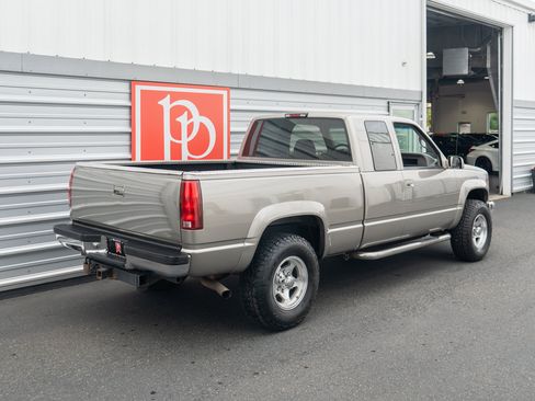 Used 1998 Chevrolet Silverado 2500 4x4 Extended Cab w/ Preferred Equipment Group 2 image 41