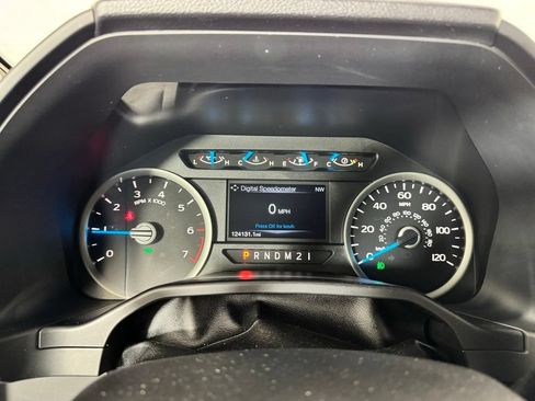 Used 2016 Ford F150 XLT w/ Equipment Group 302A Luxury AWD/4WD image 28